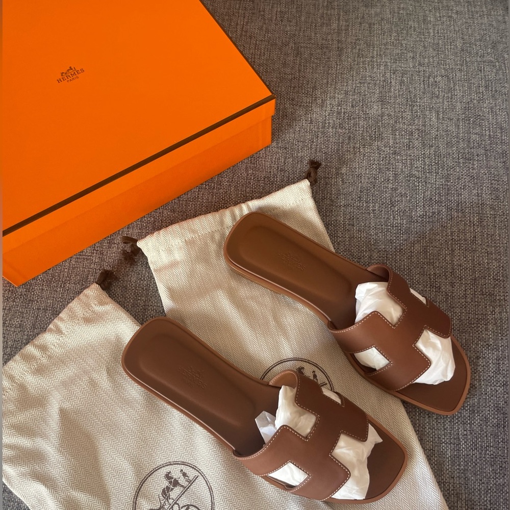 Hermes Oran Sandals in Gold - NWT (size 38.5 EU)